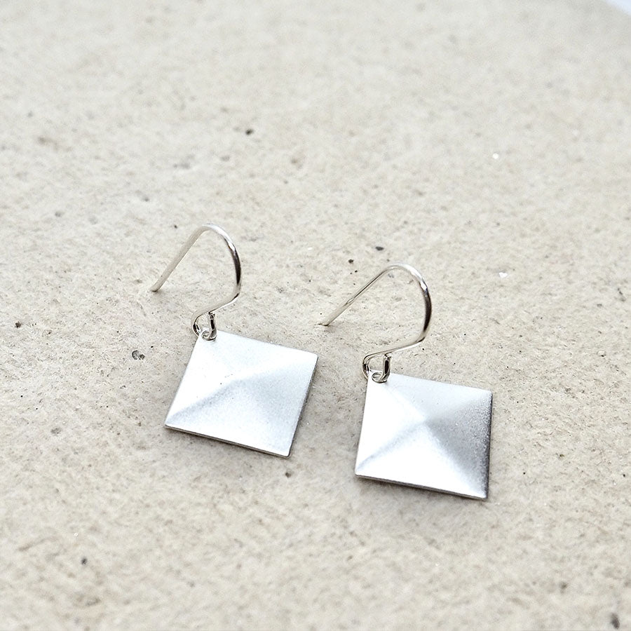 Pléyone earrings