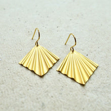 Load image into Gallery viewer, Aphrodite earrings
